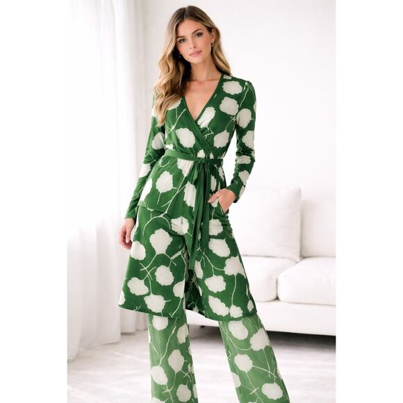 Diane Von Furstenberg Dresses & Skirts - Diane von Furstenberg Wrap Top Pant Set Green Leaf Print Resort Quiet Luxury